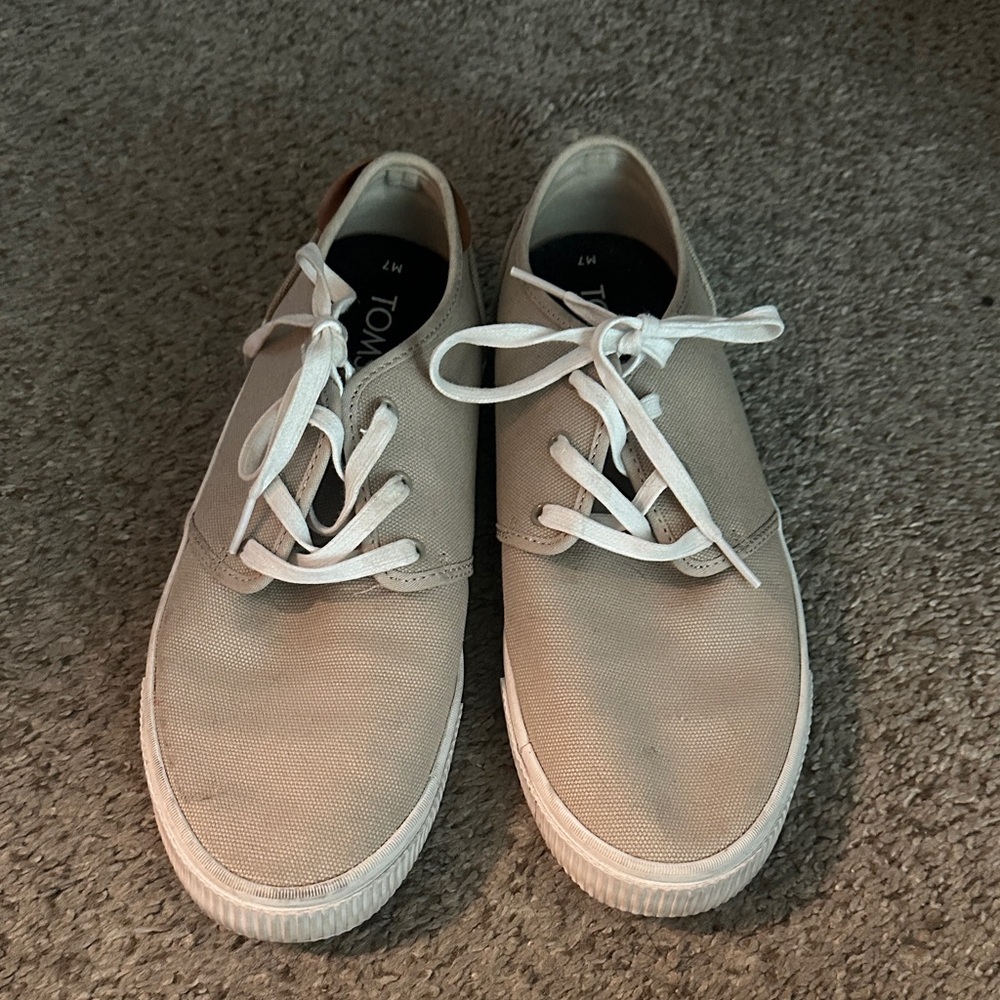 TOMS Men's Light Tan Canvas Sneakers